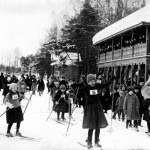 Talviurheilu oli tärkeä osa MLL:n nuorisotyötä 1920-luvulla. Kuopion osaston hiihtokilpailuissa oli lähes 800 osallistujaa.
